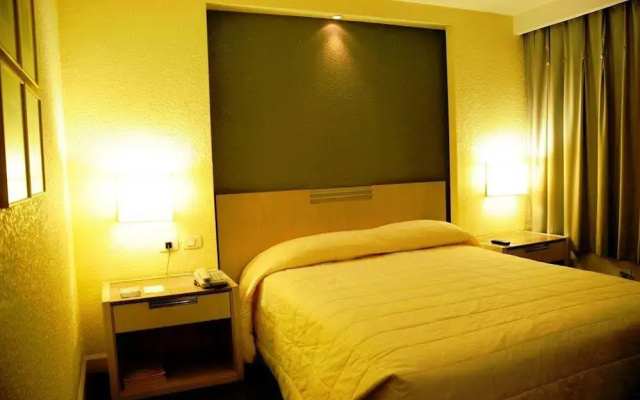 Slaviero Suites Curitiba Soho