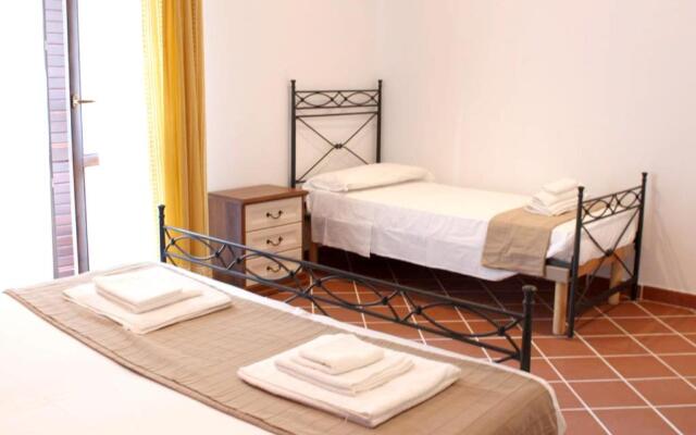 2 bedrooms appartement with enclosed garden and wifi at Nicolosi