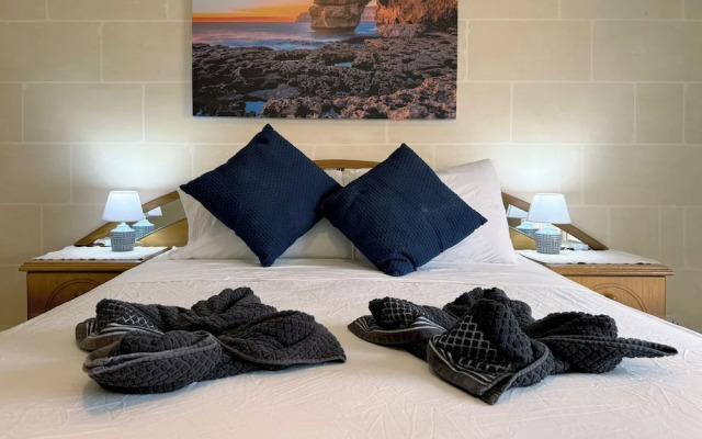 Traditional Maltese 3BD Apartment