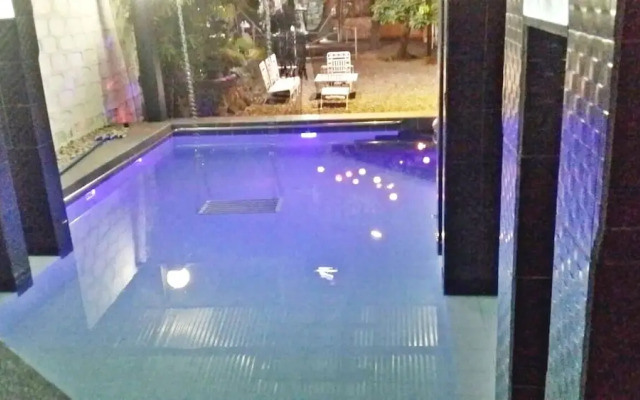 V House