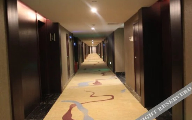 Yiqing Holiday Hotel
