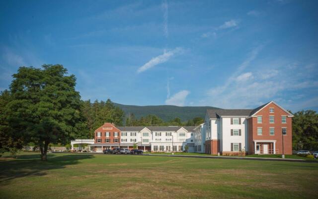 Hampton Inn and Suites Manchester