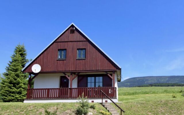 Holiday Hill 42404