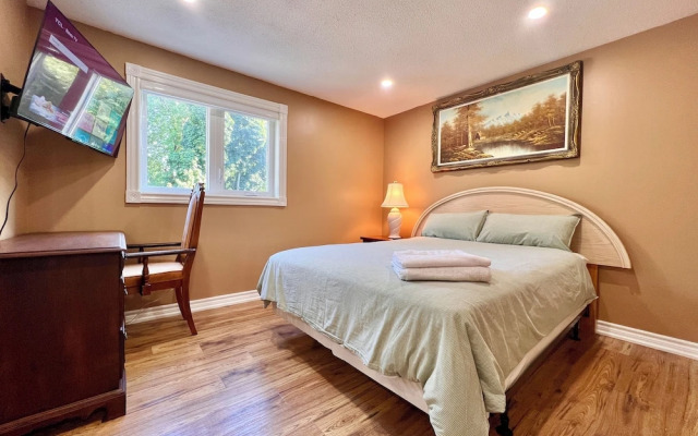 Cozy Home Near Transit & Hillcrest Mall with Free Parking