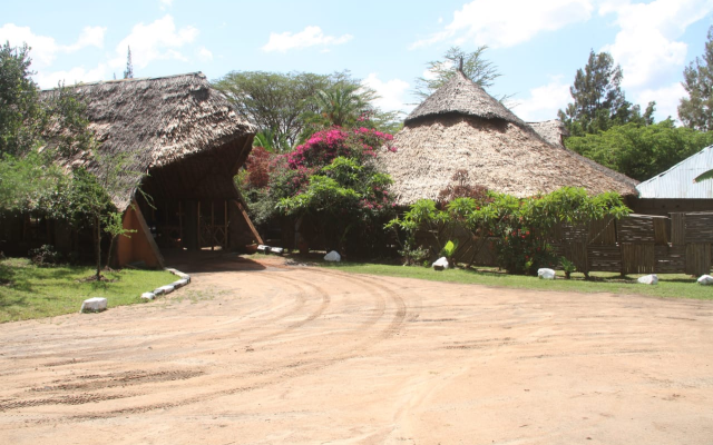 Mara Topi Lodge