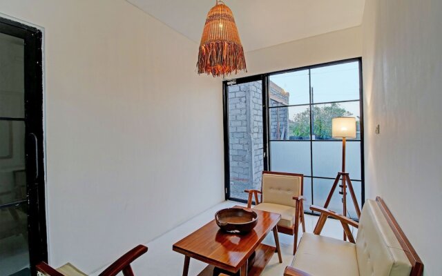 Collection O 93004 Double D Guest House
