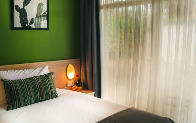 The Oriana Orange - Retro Hotel & Resort