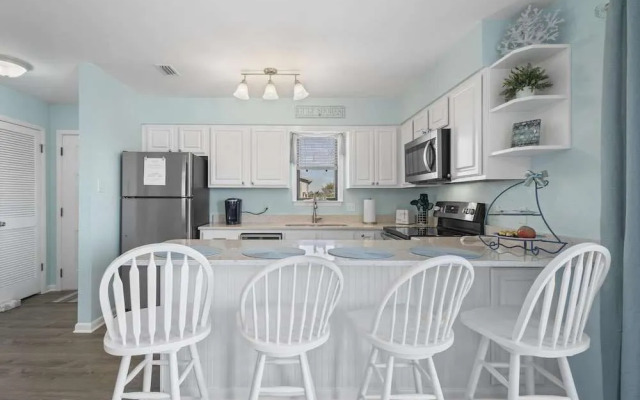 Lagoon Sun 5 by RedAwning