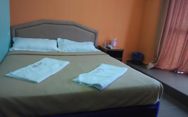 Q One Hotel