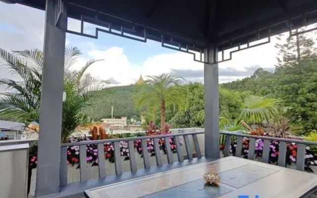 Mangshi Yijin Homestay