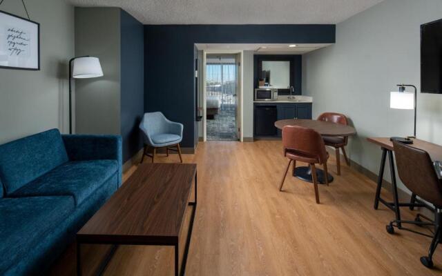 Four Points by Sheraton Suites Tampa Airport Westshore
