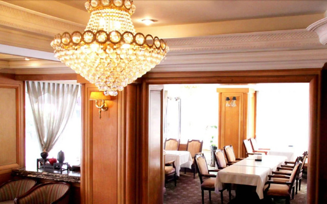Meadow Hotel