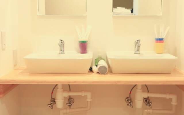 coins hostel tenjin