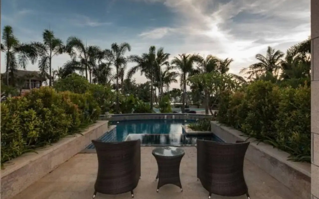 Hainan Qizi Bay New Century Resort