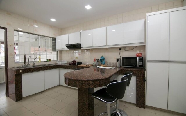 Classy Elegant Terasek Palace