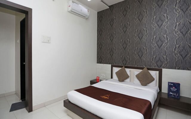 Hotel Everest Inn by OYO Rooms