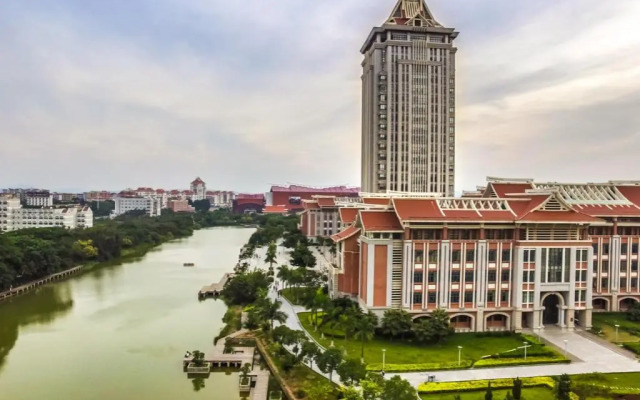 Atour Hotel (Xiamen Jimei Lake Business Center)