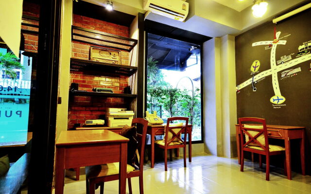 The neighbor hoot hostel & cafe
