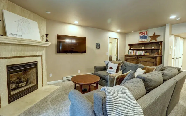 Amazing Ski-In Ski-Out Condo, Pet Friendly - Very Spacious - CM236 by RedAwning