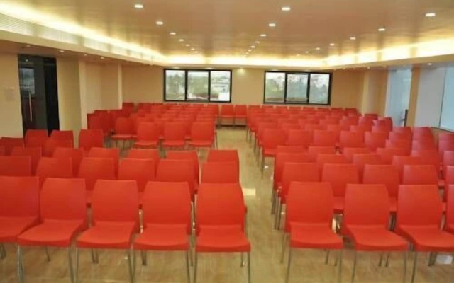 Hotel Tamizh Park