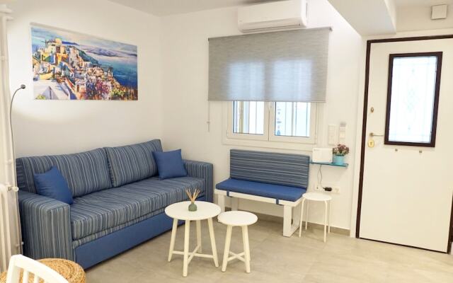 Cycladic Style Apt in Athens