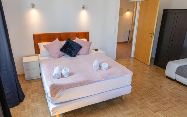 Yeshello Elegant Apartment near Central Vienna