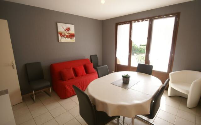 Secluded Holiday Home in Surville With Garden & Centre Nearby