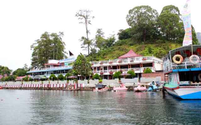 Darma Agung Beach Parapat