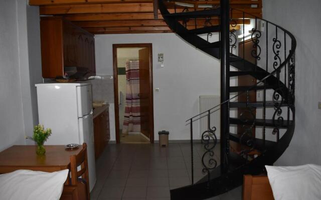 Galanis Studios and Apartments