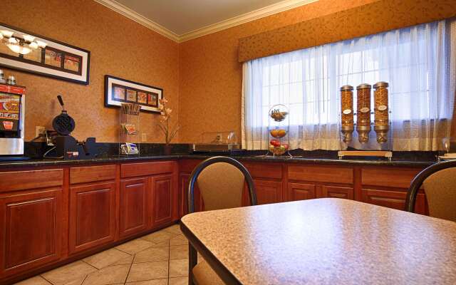 Best Western Henrietta Inn & Suites