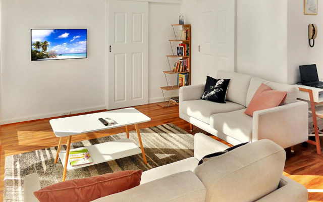 Glen Iris, Quiet Boutique 2 bedroom Netflix, WIFI, Parking, Free Wine – Guest Rooms – Melbourne