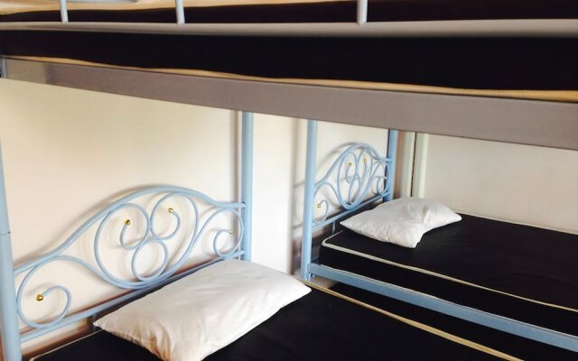 The Living Place 3 - Hostel