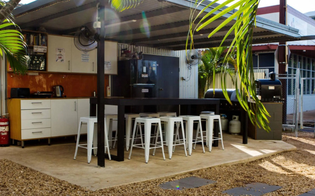 Down Under Hostels on Harriet