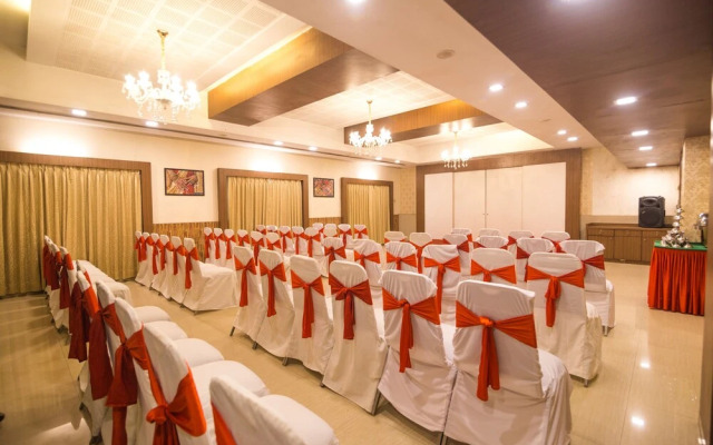Hotel Monarch Guestline in MIDC Rabale, Navi Mumbai