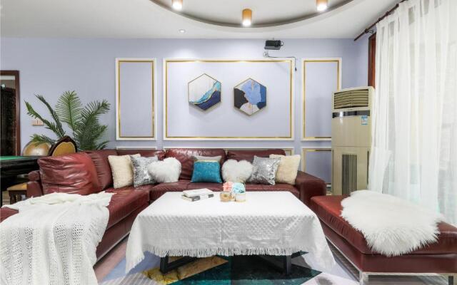 Baihong.Riverview Apartment
