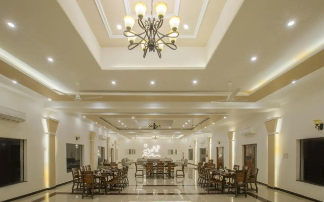 Tuli Veer Bagh Resort Turia