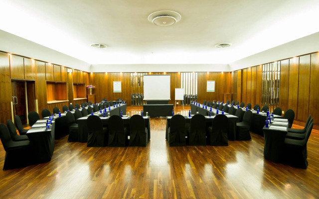 Sierra Burgers Park Hotel