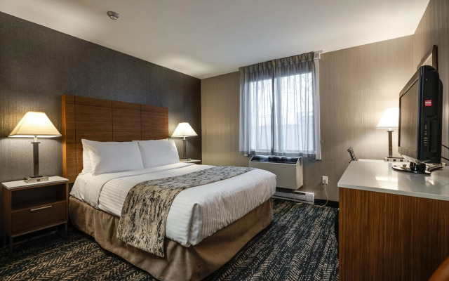 Monte Carlo Inn Toronto West Suites