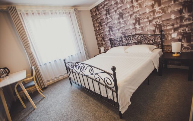 White Horse Times Hotel