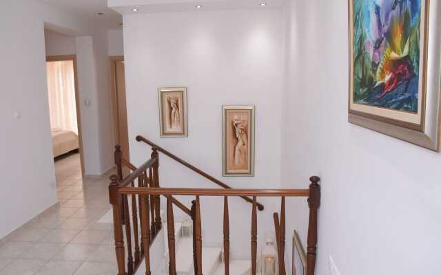 Keratea Luxury Villa Athens Airport