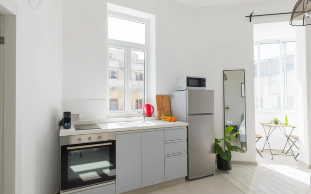 Carmel Market Designed Studio with Balcony