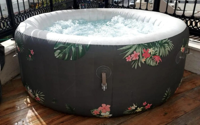 Luxurious Penthouse in Tel Aviv with Pool