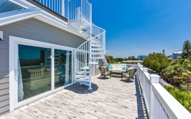 Aloft on Canal by SKLRP