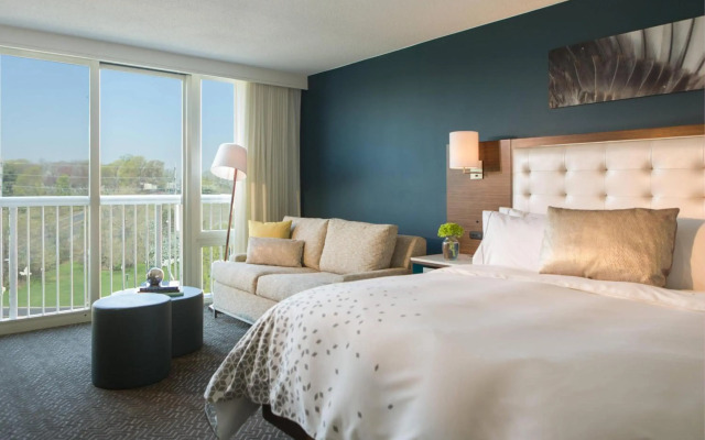 Renaissance Meadowlands Hotel
