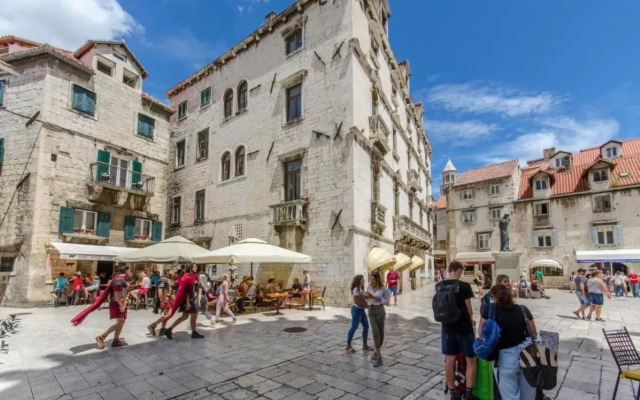 Old Square "Stone Pearl"