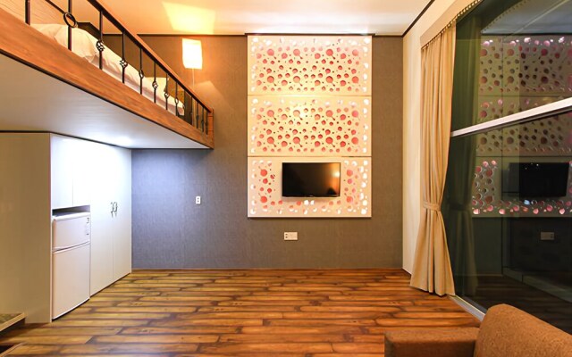 Geoje Beach Nadree Pension