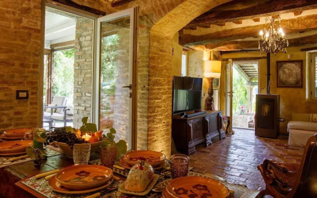 Casalina 8 in Mondaino