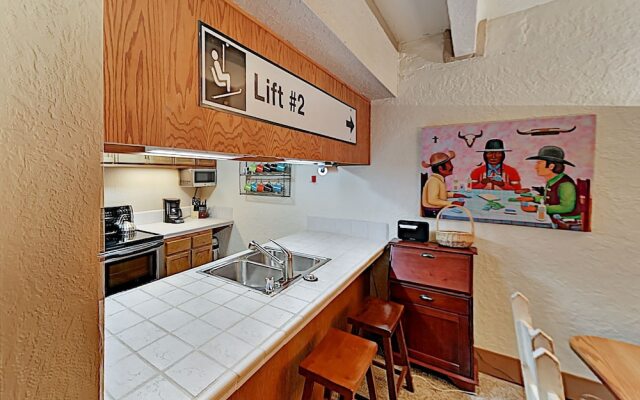 15tru5ai 3 Bedroom Condo