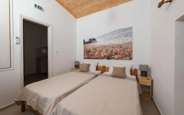 Penelope & Perivoli Studios Kalodoukas