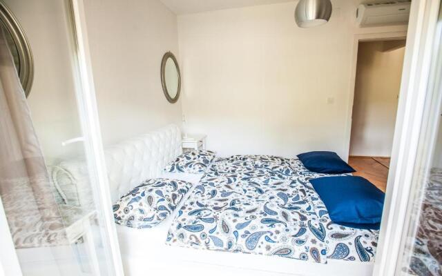 Dadule Apartments